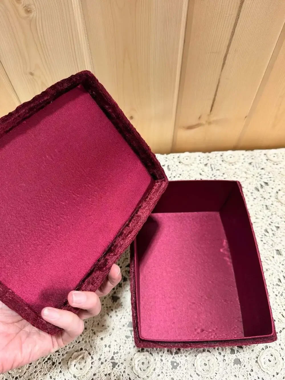 Vintage Burgundy Velvet Jewelry Keepsake Trinket Box Beaded Floral Accent